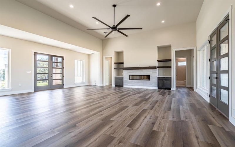 542 Helena Drive, Granbury, TX 76048, 4 Bedrooms Bedrooms, ,3 BathroomsBathrooms,Residential,For Sale,542 Helena Drive,0,21070109