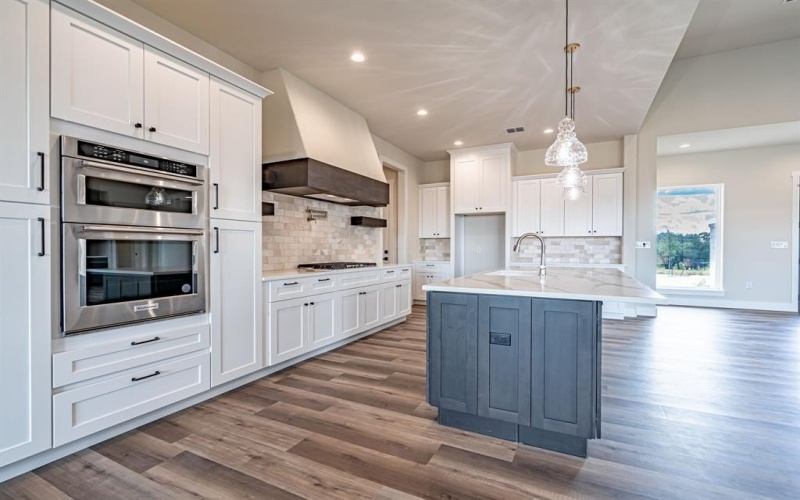 542 Helena Drive, Granbury, TX 76048, 4 Bedrooms Bedrooms, ,3 BathroomsBathrooms,Residential,For Sale,542 Helena Drive,0,21070109