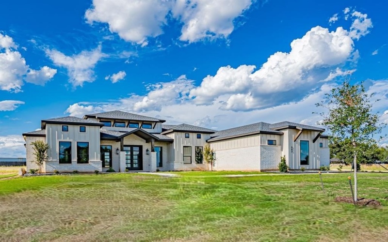 542 Helena Drive, Granbury, TX 76048, 4 Bedrooms Bedrooms, ,3 BathroomsBathrooms,Residential,For Sale,542 Helena Drive,0,21070109