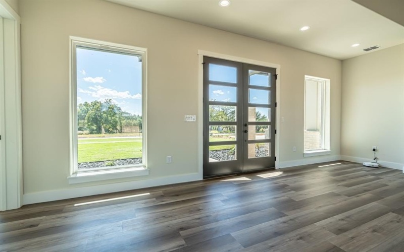 542 Helena Drive, Granbury, TX 76048, 4 Bedrooms Bedrooms, ,3 BathroomsBathrooms,Residential,For Sale,542 Helena Drive,0,21070109