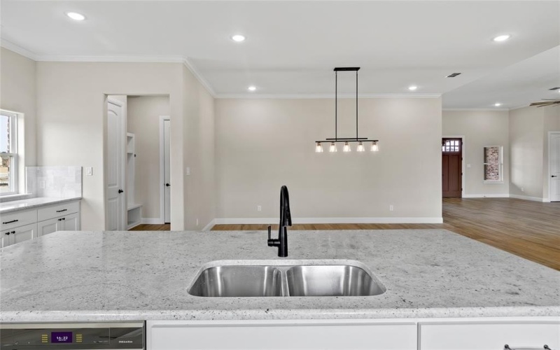 541 Cornerstone Avenue, Reno, TX 76020, 4 Habitaciones Habitaciones , ,3 BañosBaños,Residential,En Venta,541 Cornerstone Avenue,0,21070198