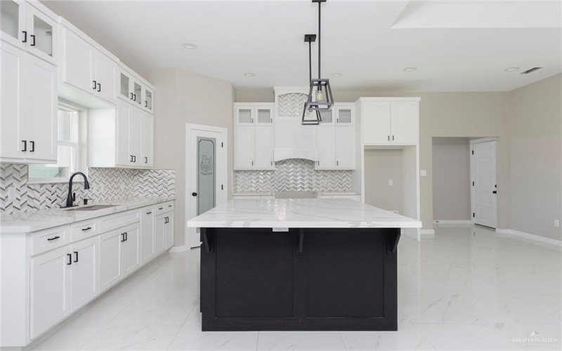9206 N 25th Lane, McAllen, TX 78504, 3 Bedrooms Bedrooms, ,2 BathroomsBathrooms,Residential,For Sale,9206 N 25th Lane,440248