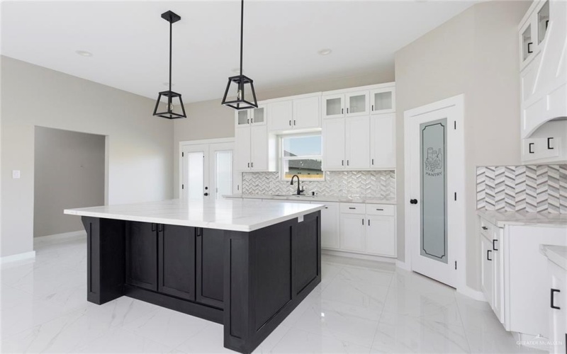 9206 N 25th Lane, McAllen, TX 78504, 3 Bedrooms Bedrooms, ,2 BathroomsBathrooms,Residential,For Sale,9206 N 25th Lane,440248