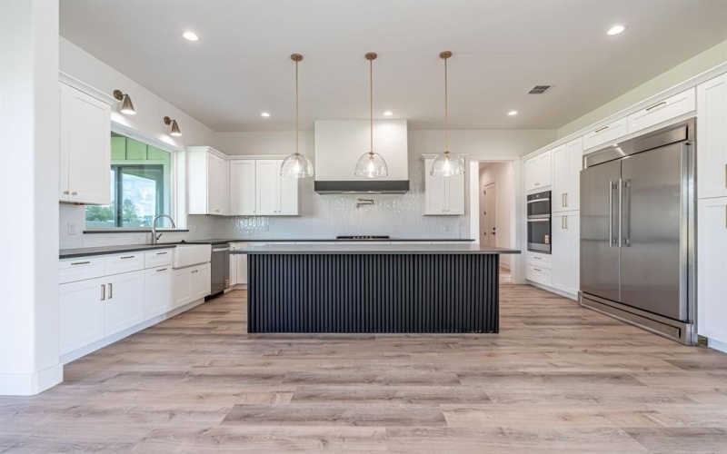 554 Helena Drive, Granbury, TX 76048, 3 Bedrooms Bedrooms, ,2 BathroomsBathrooms,Residential,For Sale,554 Helena Drive,0,21070240