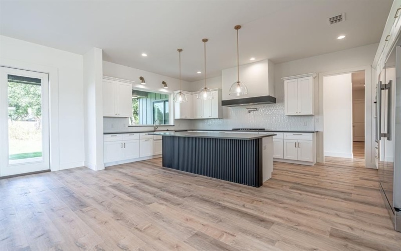 554 Helena Drive, Granbury, TX 76048, 3 Bedrooms Bedrooms, ,2 BathroomsBathrooms,Residential,For Sale,554 Helena Drive,0,21070240