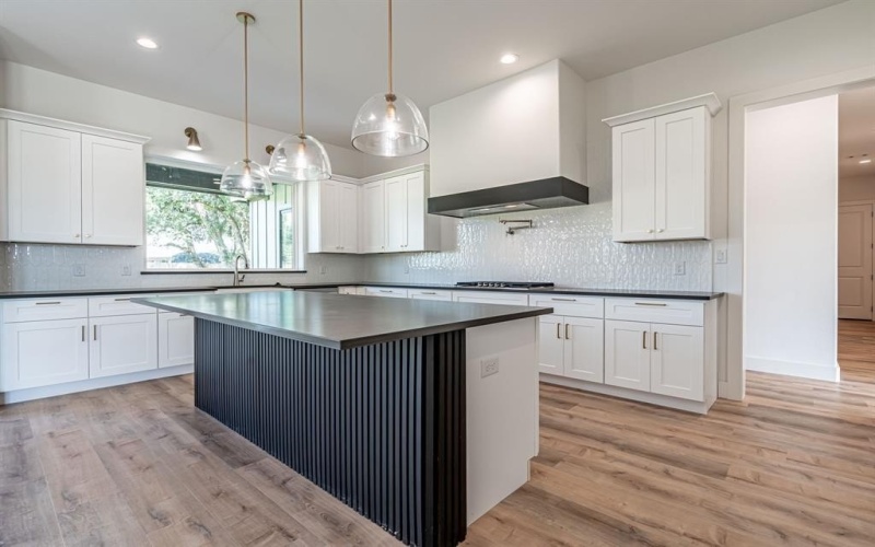 554 Helena Drive, Granbury, TX 76048, 3 Bedrooms Bedrooms, ,2 BathroomsBathrooms,Residential,For Sale,554 Helena Drive,0,21070240