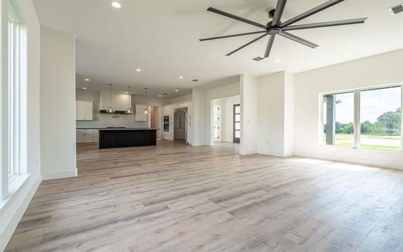554 Helena Drive, Granbury, TX 76048, 3 Bedrooms Bedrooms, ,2 BathroomsBathrooms,Residential,For Sale,554 Helena Drive,0,21070240