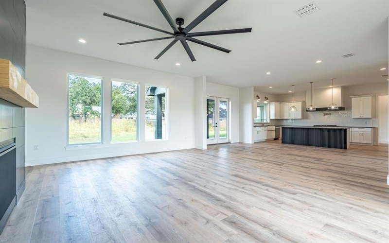 554 Helena Drive, Granbury, TX 76048, 3 Bedrooms Bedrooms, ,2 BathroomsBathrooms,Residential,For Sale,554 Helena Drive,0,21070240