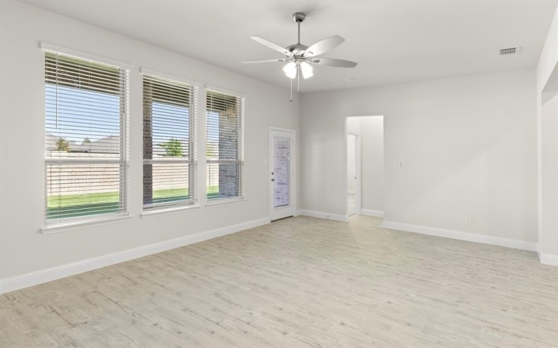 139 Whistling Duck, Balch Springs, TX 75181, 4 Habitaciones Habitaciones , ,2 BañosBaños,Residential,En Venta,139 Whistling Duck,0,21070294