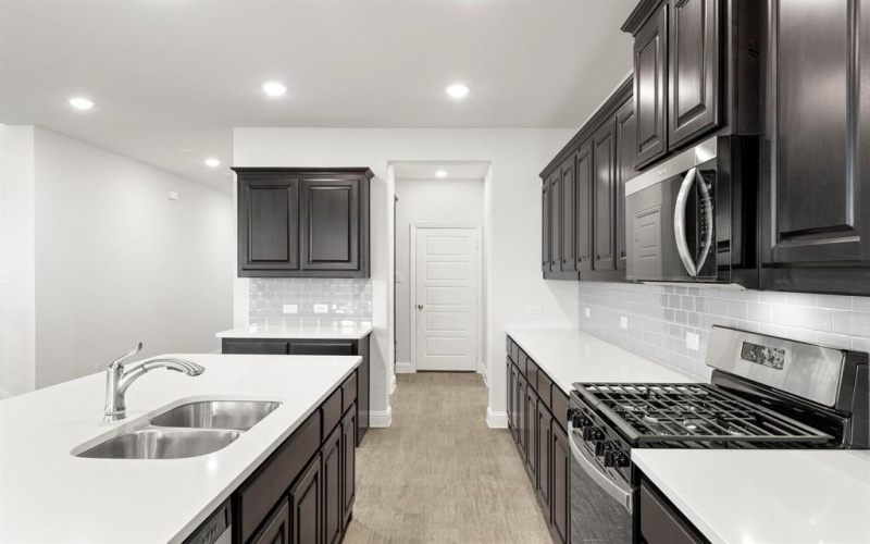 125 Meadow Road, Balch Springs, TX 75181, 4 Bedrooms Bedrooms, ,3 BathroomsBathrooms,Residential,For Sale,125 Meadow Road,0,21070327