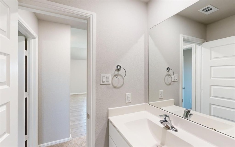 7512 Spicebush Drive, Denton, TX 76249, 3 Habitaciones Habitaciones , ,2 BañosBaños,Residential,En Venta,7512 Spicebush Drive,0,21070493