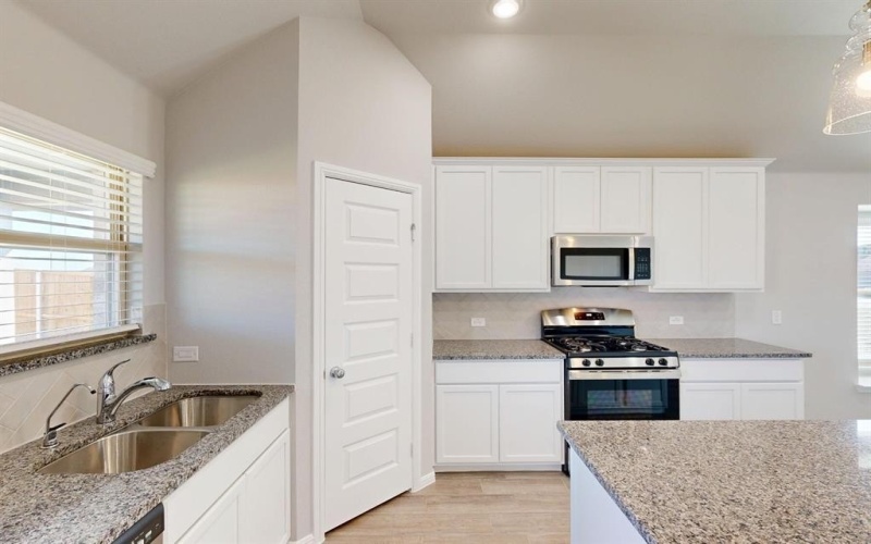 7512 Spicebush Drive, Denton, TX 76249, 3 Habitaciones Habitaciones , ,2 BañosBaños,Residential,En Venta,7512 Spicebush Drive,0,21070493