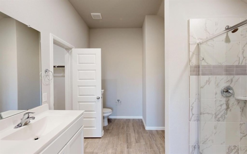 7512 Spicebush Drive, Denton, TX 76249, 3 Habitaciones Habitaciones , ,2 BañosBaños,Residential,En Venta,7512 Spicebush Drive,0,21070493