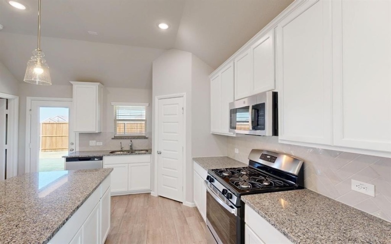 7512 Spicebush Drive, Denton, TX 76249, 3 Habitaciones Habitaciones , ,2 BañosBaños,Residential,En Venta,7512 Spicebush Drive,0,21070493