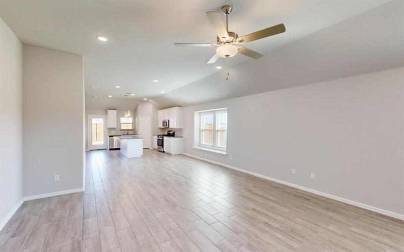 7512 Spicebush Drive, Denton, TX 76249, 3 Habitaciones Habitaciones , ,2 BañosBaños,Residential,En Venta,7512 Spicebush Drive,0,21070493