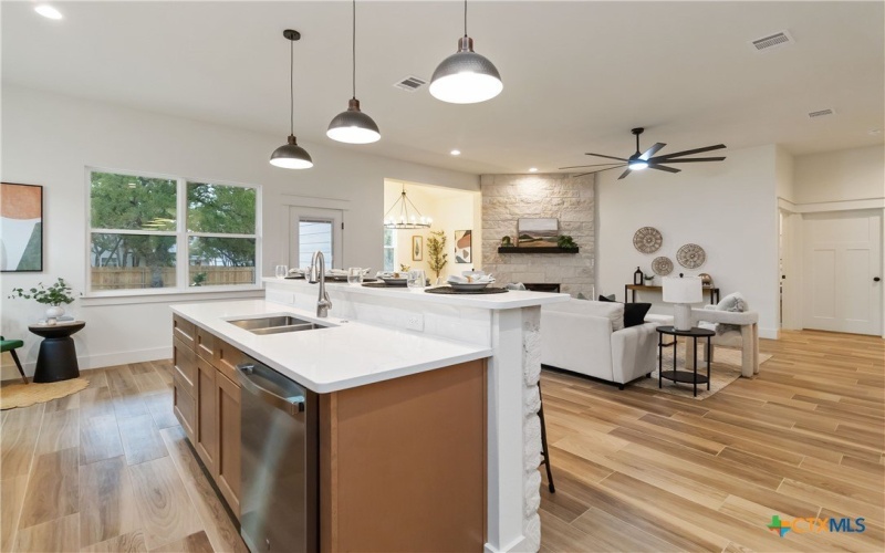 14 Summertime Circle, Wimberley, TX 78676, 3 Habitaciones Habitaciones , ,2 BañosBaños,Residential,En Venta,14 Summertime Circle,0,587322