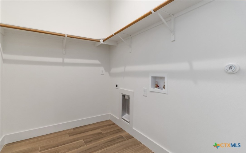 14 Summertime Circle, Wimberley, TX 78676, 3 Habitaciones Habitaciones , ,2 BañosBaños,Residential,En Venta,14 Summertime Circle,0,587322