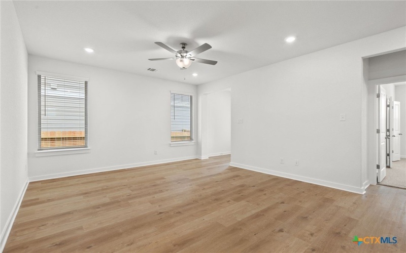 645 Salamander Street, San Marcos, TX 78666, 3 Habitaciones Habitaciones , ,2 BañosBaños,Residential,En Venta,645 Salamander Street,0,593736