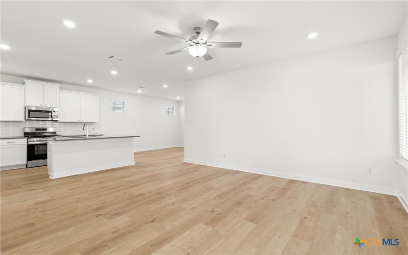 645 Salamander Street, San Marcos, TX 78666, 3 Habitaciones Habitaciones , ,2 BañosBaños,Residential,En Venta,645 Salamander Street,0,593736