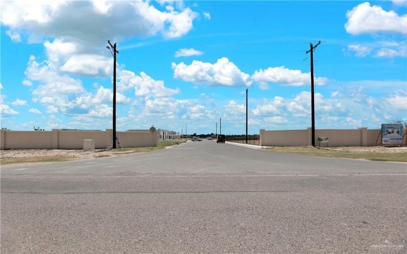 5704 Ozark Avenue, McAllen, TX 78504, ,Residential Multi Family,En Venta,5704 Ozark Avenue,441114
