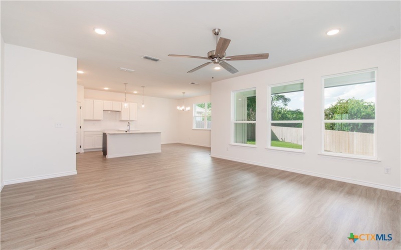 569 Bella Rose Drive, Belton, TX 76513, 4 Habitaciones Habitaciones , ,2 BañosBaños,Residential,En Venta,569 Bella Rose Drive,0,593760