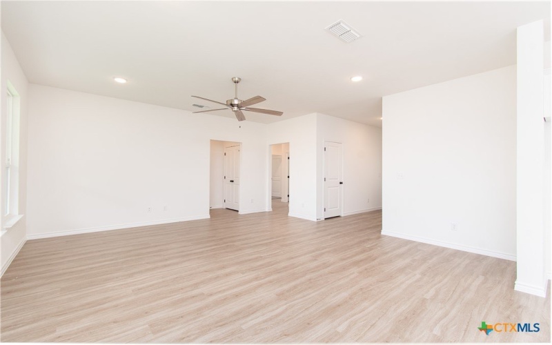 569 Bella Rose Drive, Belton, TX 76513, 4 Habitaciones Habitaciones , ,2 BañosBaños,Residential,En Venta,569 Bella Rose Drive,0,593760
