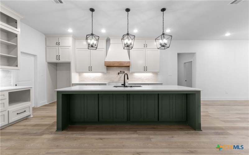 7917 Rock Crest Drive, Moody, TX 76557, 4 Bedrooms Bedrooms, ,3 BathroomsBathrooms,Residential,For Sale,7917 Rock Crest Drive,0,593817