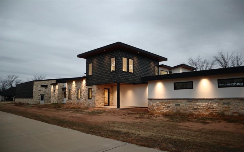 9003 King Air Drive, Granbury, TX 76049, 4 Habitaciones Habitaciones , ,3 BañosBaños,Residential,En Venta,9003 King Air Drive,0,20974718