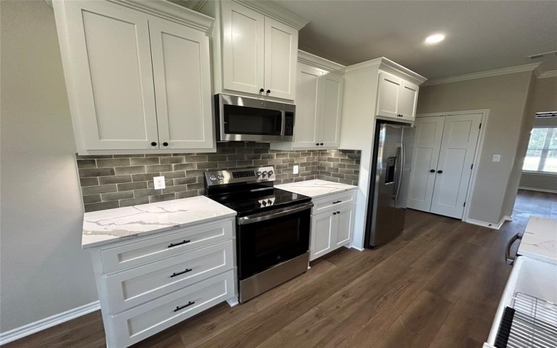 1501 W 6 th Street, McGregor, TX 76657, 4 Bedrooms Bedrooms, ,2 BathroomsBathrooms,Residential,For Sale,1501 W 6 th Street,0,21067280