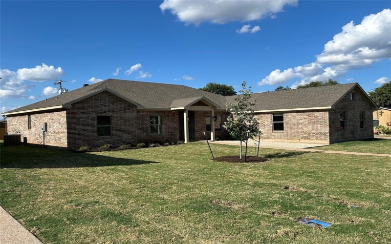 1501 W 6 th Street, McGregor, TX 76657, 4 Bedrooms Bedrooms, ,2 BathroomsBathrooms,Residential,For Sale,1501 W 6 th Street,0,21067280