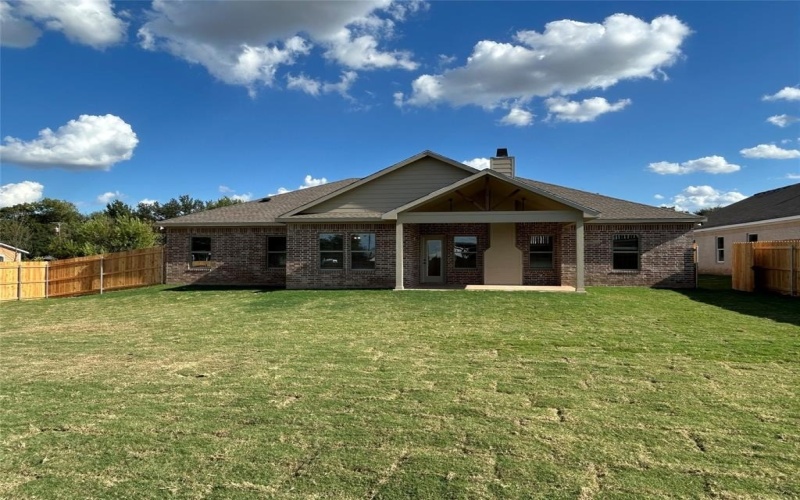 1501 W 6 th Street, McGregor, TX 76657, 4 Bedrooms Bedrooms, ,2 BathroomsBathrooms,Residential,For Sale,1501 W 6 th Street,0,21067280