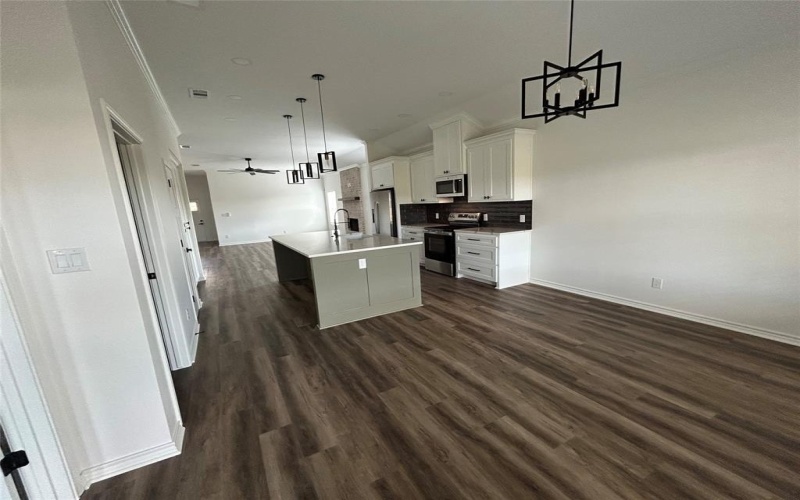 1503 W 6th Street, McGregor, TX 76657, 3 Habitaciones Habitaciones , ,2 BañosBaños,Residential,En Venta,1503 W 6th Street,0,21067309