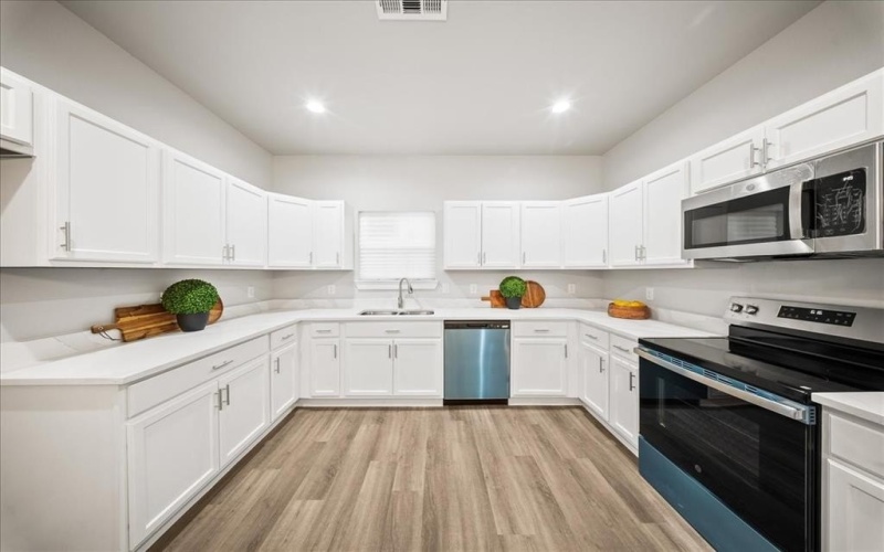 1624 E Collin Street, Corsicana, TX 75110, 3 Bedrooms Bedrooms, ,2 BathroomsBathrooms,Residential,For Sale,1624 E Collin Street,0,21069835