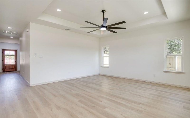 1305 Woodmere Trail, Granbury, TX 76048, 3 Bedrooms Bedrooms, ,2 BathroomsBathrooms,Residential,For Sale,1305 Woodmere Trail,0,21070243