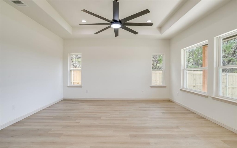 1305 Woodmere Trail, Granbury, TX 76048, 3 Bedrooms Bedrooms, ,2 BathroomsBathrooms,Residential,For Sale,1305 Woodmere Trail,0,21070243