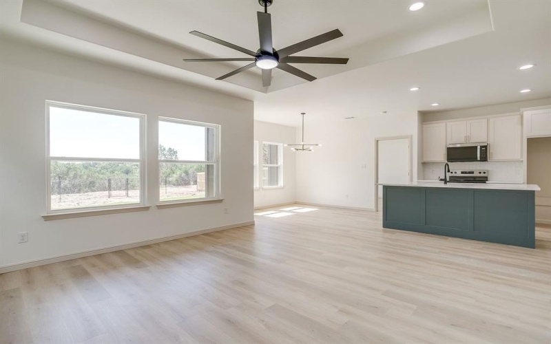 1305 Woodmere Trail, Granbury, TX 76048, 3 Bedrooms Bedrooms, ,2 BathroomsBathrooms,Residential,For Sale,1305 Woodmere Trail,0,21070243