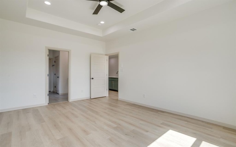 1305 Woodmere Trail, Granbury, TX 76048, 3 Bedrooms Bedrooms, ,2 BathroomsBathrooms,Residential,For Sale,1305 Woodmere Trail,0,21070243