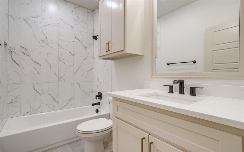 1305 Woodmere Trail, Granbury, TX 76048, 3 Bedrooms Bedrooms, ,2 BathroomsBathrooms,Residential,For Sale,1305 Woodmere Trail,0,21070243