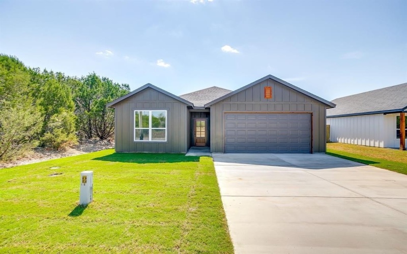 1305 Woodmere Trail, Granbury, TX 76048, 3 Bedrooms Bedrooms, ,2 BathroomsBathrooms,Residential,For Sale,1305 Woodmere Trail,0,21070243