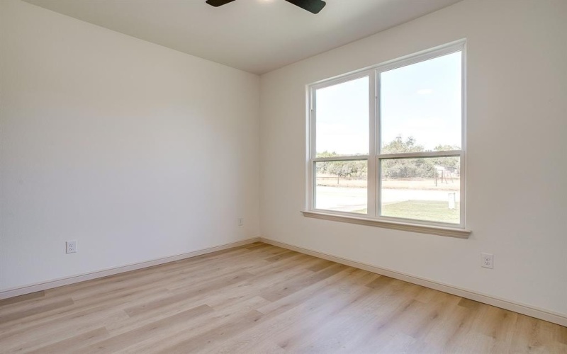 1305 Woodmere Trail, Granbury, TX 76048, 3 Bedrooms Bedrooms, ,2 BathroomsBathrooms,Residential,For Sale,1305 Woodmere Trail,0,21070243