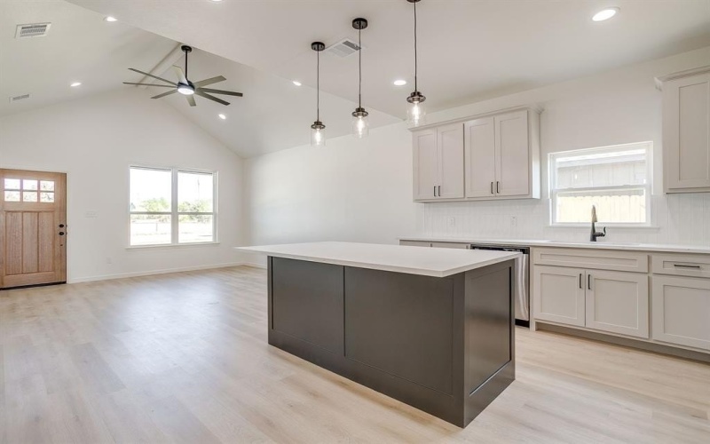 1307 Woodmere Trail, Granbury, TX 76048, 3 Bedrooms Bedrooms, ,2 BathroomsBathrooms,Residential,For Sale,1307 Woodmere Trail,0,21070287