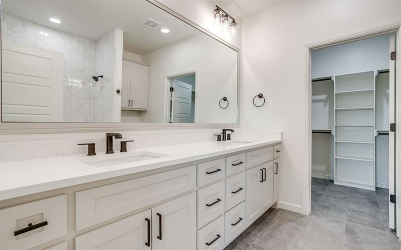 1307 Woodmere Trail, Granbury, TX 76048, 3 Bedrooms Bedrooms, ,2 BathroomsBathrooms,Residential,For Sale,1307 Woodmere Trail,0,21070287