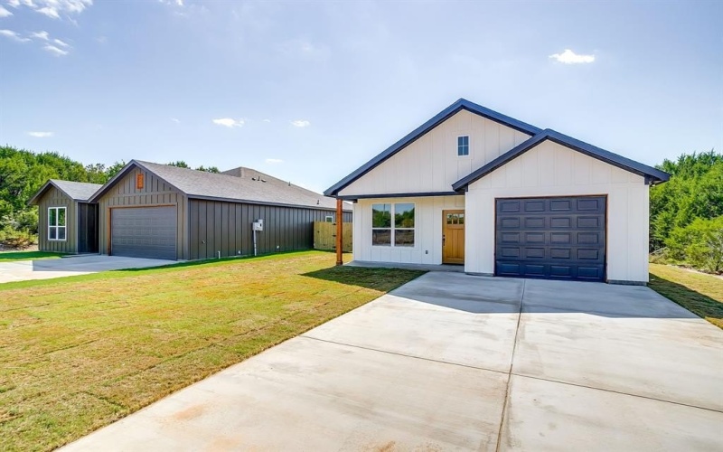 1307 Woodmere Trail, Granbury, TX 76048, 3 Bedrooms Bedrooms, ,2 BathroomsBathrooms,Residential,For Sale,1307 Woodmere Trail,0,21070287