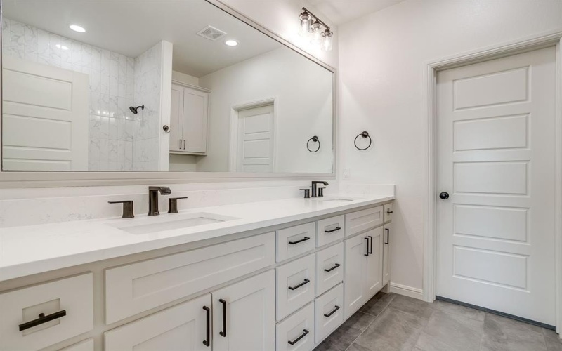 1307 Woodmere Trail, Granbury, TX 76048, 3 Bedrooms Bedrooms, ,2 BathroomsBathrooms,Residential,For Sale,1307 Woodmere Trail,0,21070287
