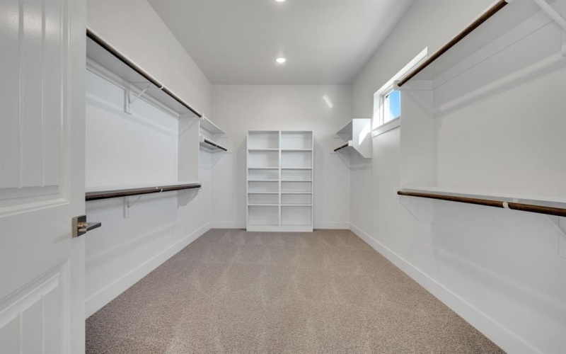 6431 McChesney Drive, Midlothian, TX 76065, 4 Bedrooms Bedrooms, ,3 BathroomsBathrooms,Residential,For Sale,6431 McChesney Drive,0,21070710