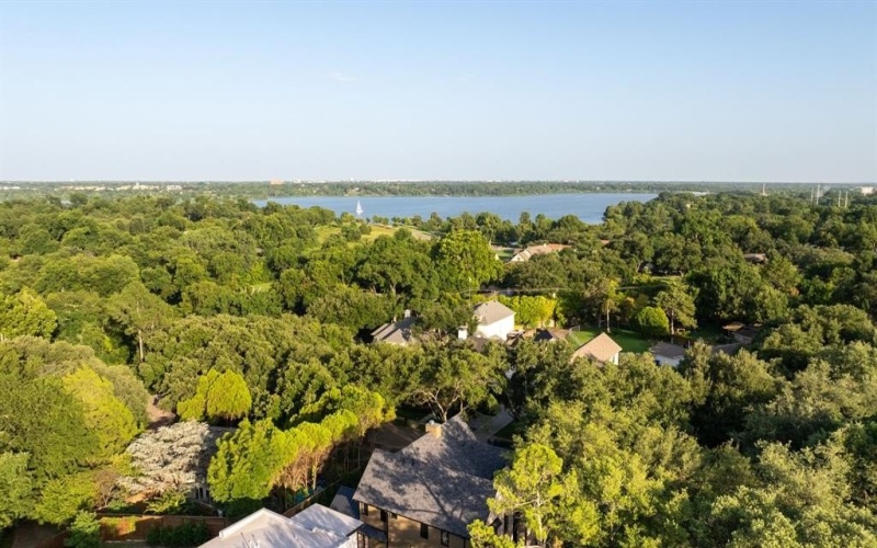 7215 Brennans Drive, Dallas, TX 75214, 5 Bedrooms Bedrooms, ,7 BathroomsBathrooms,Residential,For Sale,7215 Brennans Drive,0,21070955