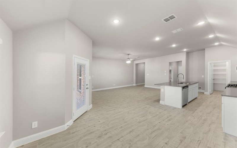 141 Whistling Duck, Balch Springs, TX 75181, 3 Bedrooms Bedrooms, ,2 BathroomsBathrooms,Residential,For Sale,141 Whistling Duck,0,21070992