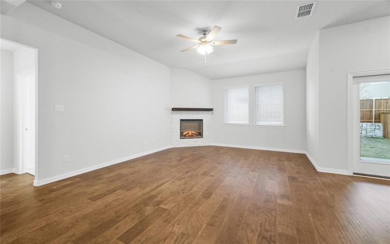 1612 Dove Drive, Princeton, TX 75407, 4 Habitaciones Habitaciones , ,2 BañosBaños,Residential,En Venta,1612 Dove Drive,0,21071025