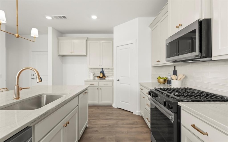 1217 Armstrong, The Colony, TX 75056, 3 Habitaciones Habitaciones , ,2 BañosBaños,Residential,En Venta,1217 Armstrong,0,21071108