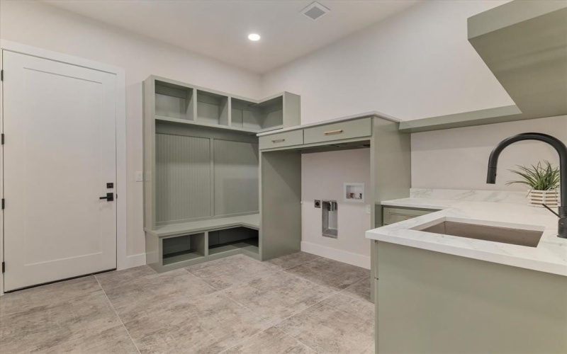 2912 Sutton Place, Southlake, TX 76092, 5 Bedrooms Bedrooms, ,5 BathroomsBathrooms,Residential,For Sale,2912 Sutton Place,0,21063310